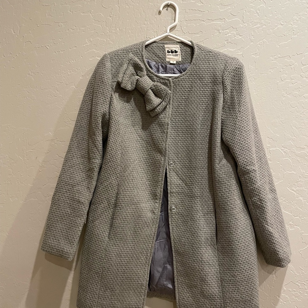 Gray Wool-Blend Cape Asymmetrical Collarless Design